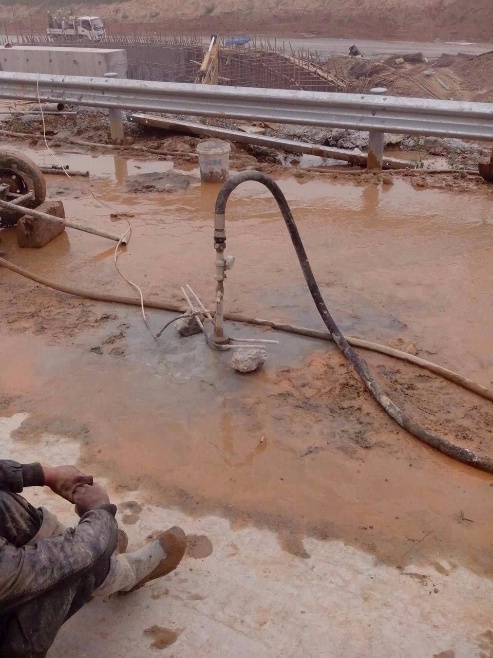 崇阳路基压密注浆